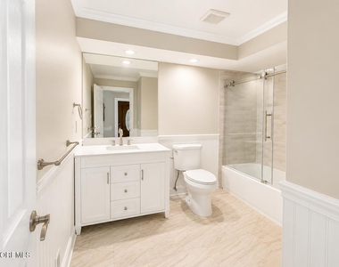 75 E Washington Street - Photo Thumbnail 13