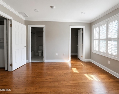 75 E Washington Street - Photo Thumbnail 15