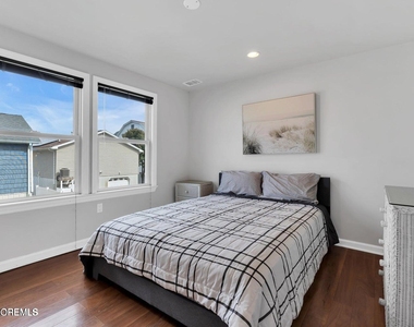 27 Arnold Avenue - Photo Thumbnail 5