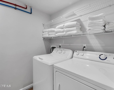 27 Arnold Avenue - Photo Thumbnail 8