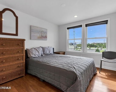 27 Arnold Avenue - Photo Thumbnail 6