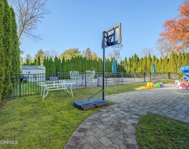 980 Woodgate Avenue - Photo Thumbnail 26