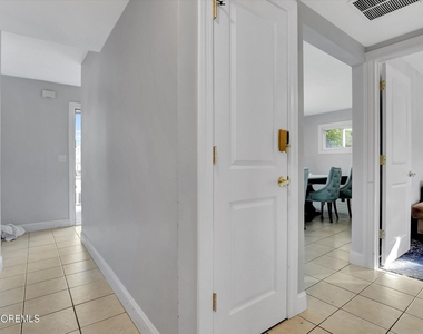 980 Woodgate Avenue - Photo Thumbnail 14