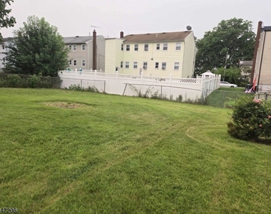 832 Dewey St - Photo Thumbnail 6