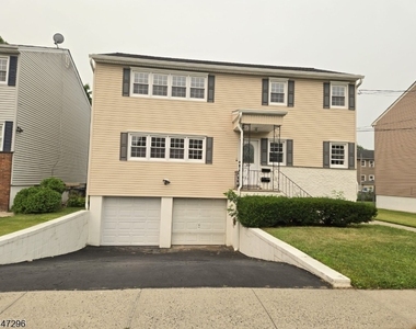 832 Dewey St - Photo Thumbnail 4