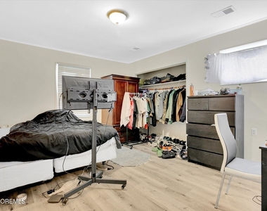 972 Woodgate Avenue - Photo Thumbnail 13