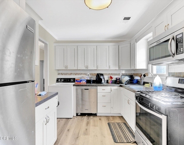 972 Woodgate Avenue - Photo Thumbnail 9