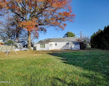 972 Woodgate Avenue - Photo Thumbnail 18