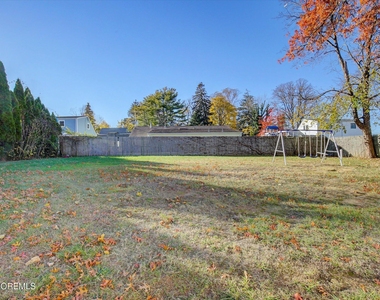 972 Woodgate Avenue - Photo Thumbnail 17