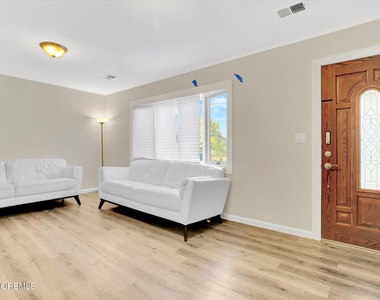 972 Woodgate Avenue - Photo Thumbnail 3