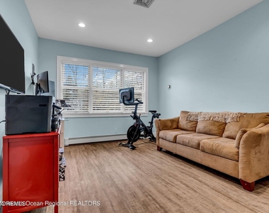 515 Monmouth Road - Photo Thumbnail 13