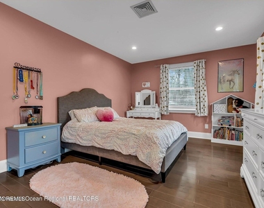 515 Monmouth Road - Photo Thumbnail 11