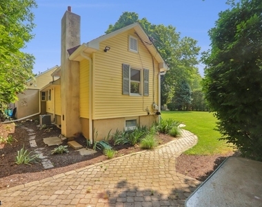 25 Alma Ave - Photo Thumbnail 21