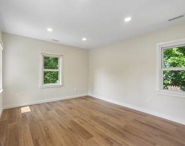 25 Alma Ave - Photo Thumbnail 13