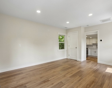 25 Alma Ave - Photo Thumbnail 12