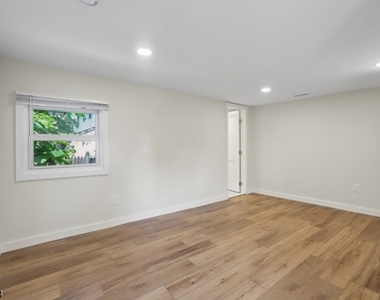 25 Alma Ave - Photo Thumbnail 9