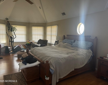 1709 Maple Street - Photo Thumbnail 4