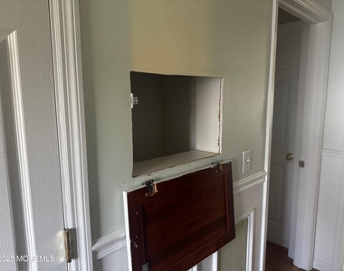 1709 Maple Street - Photo Thumbnail 15