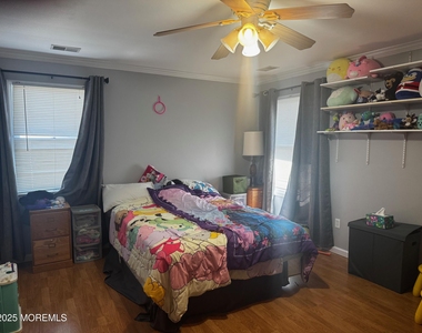 1709 Maple Street - Photo Thumbnail 11