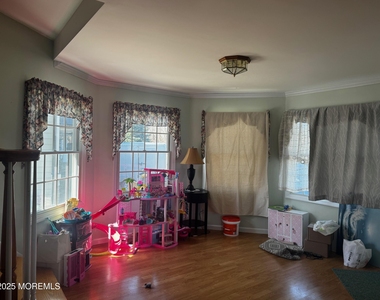 1709 Maple Street - Photo Thumbnail 8