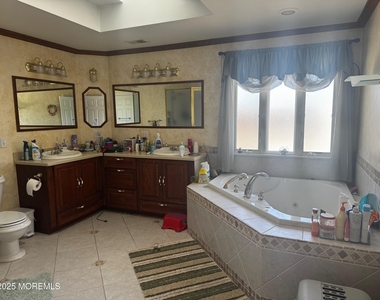 1709 Maple Street - Photo Thumbnail 2