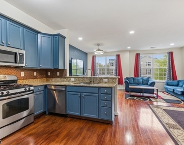 302 Rotando Way - Photo Thumbnail 7