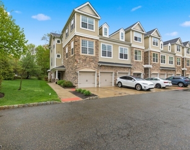 302 Rotando Way - Photo Thumbnail 1