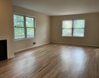 125 Summit Ave - Photo Thumbnail 8