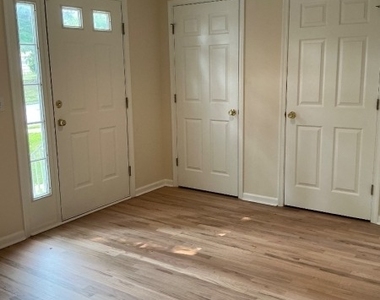 125 Summit Ave - Photo Thumbnail 2