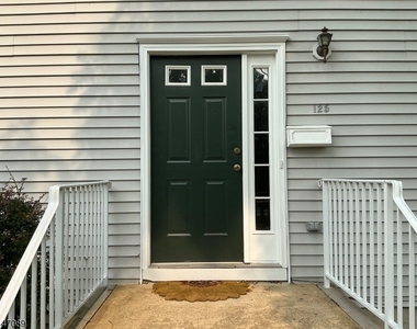125 Summit Ave - Photo Thumbnail 1