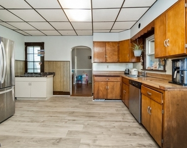 62 Lewis St - Photo Thumbnail 10