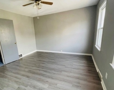 62 Lewis St - Photo Thumbnail 12
