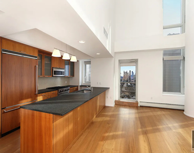 East 59 Street - Photo Thumbnail 1