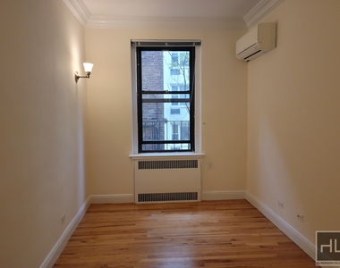 East 78 Street - Photo Thumbnail 2