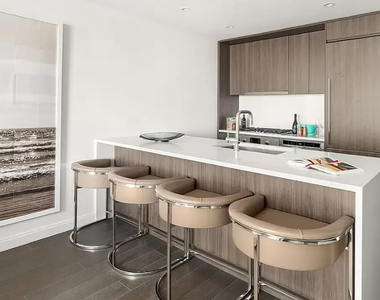 West 59th Street - Photo Thumbnail 2