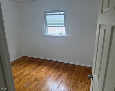 2012 Price St - Photo Thumbnail 12