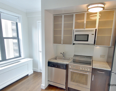 West 70th Street - Photo Thumbnail 1