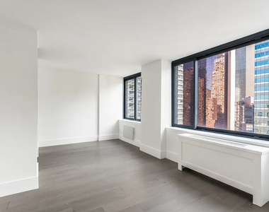 West 47th Street - Photo Thumbnail 1