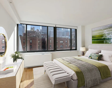 West 55th Street - Photo Thumbnail 2