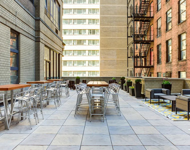 West 48 Street - Photo Thumbnail 6