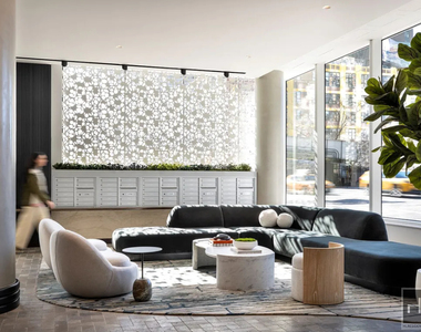 10th Avenue - Photo Thumbnail 3