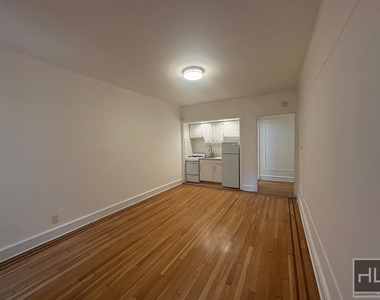 East 51 Street - Photo Thumbnail 1