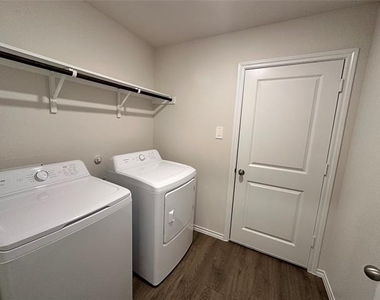 3310 Catamount Drive - Photo Thumbnail 18