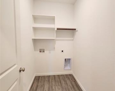 1202 Smoketree Lane - Photo Thumbnail 19