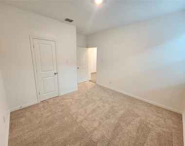 1202 Smoketree Lane - Photo Thumbnail 13