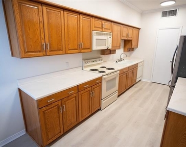4403 Bellaire Drive S - Photo Thumbnail 27