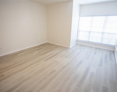4403 Bellaire Drive S - Photo Thumbnail 12