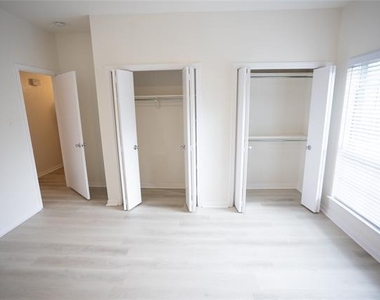 4403 Bellaire Drive S - Photo Thumbnail 11
