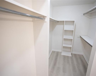 4403 Bellaire Drive S - Photo Thumbnail 16