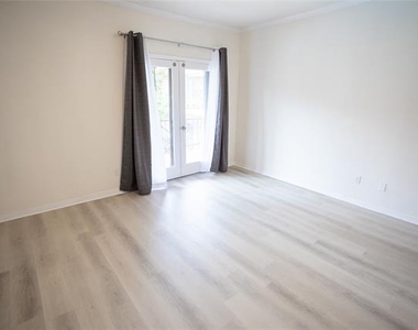 4403 Bellaire Drive S - Photo Thumbnail 21